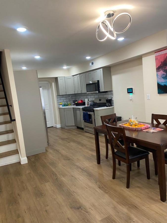 Private Room In South Philly Near Arenas! Philadelphia Eksteriør billede