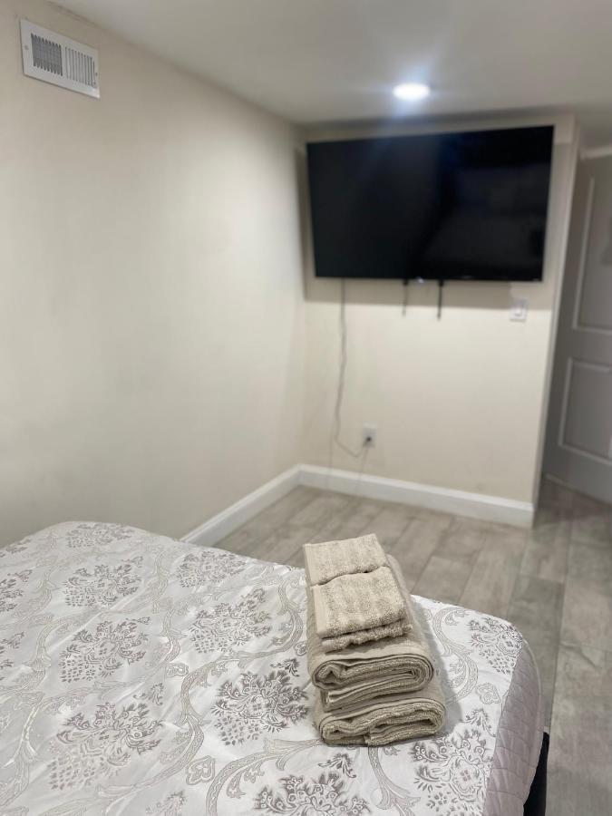 Private Room In South Philly Near Arenas! Philadelphia Eksteriør billede